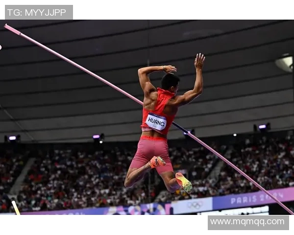 撑杆跳运动员如何突破奥运达标线实现梦想与挑战的完美结合